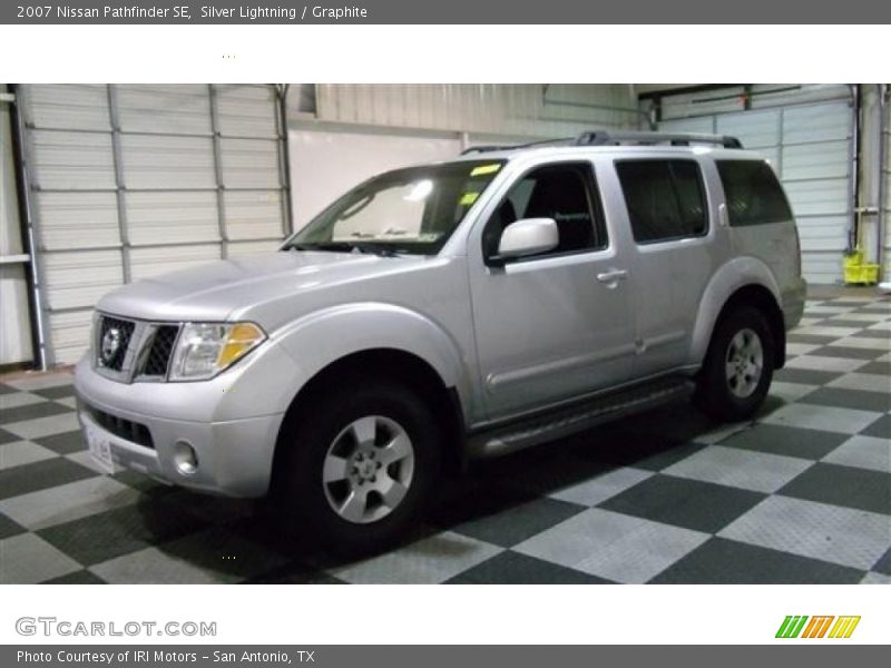 Silver Lightning / Graphite 2007 Nissan Pathfinder SE