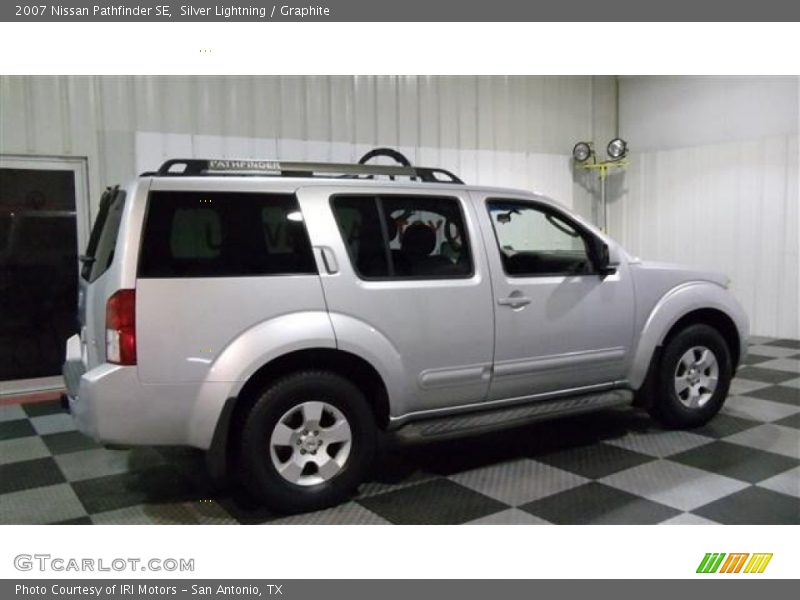 Silver Lightning / Graphite 2007 Nissan Pathfinder SE