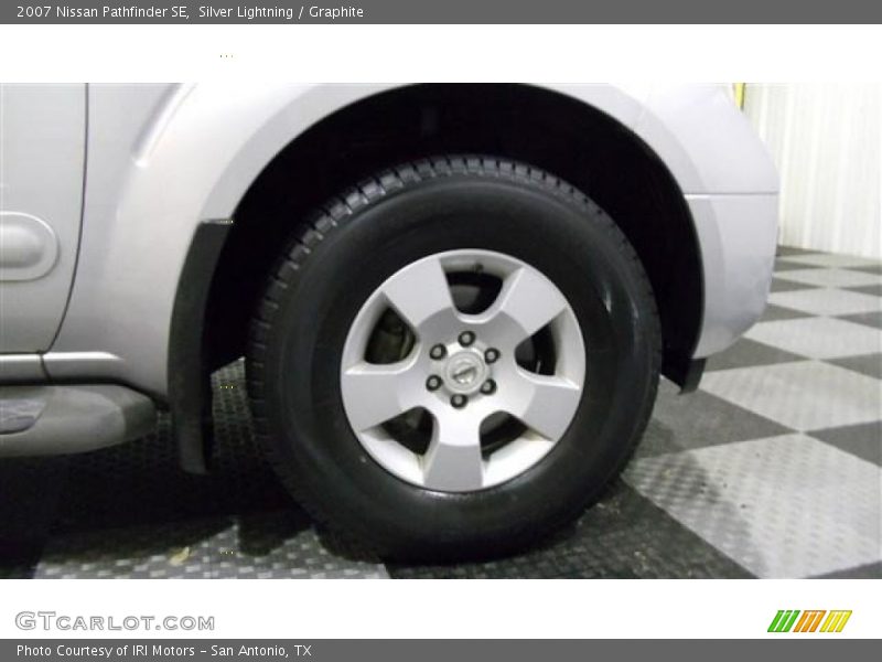 Silver Lightning / Graphite 2007 Nissan Pathfinder SE