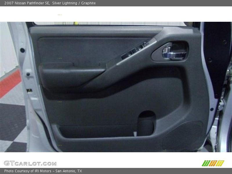 Silver Lightning / Graphite 2007 Nissan Pathfinder SE