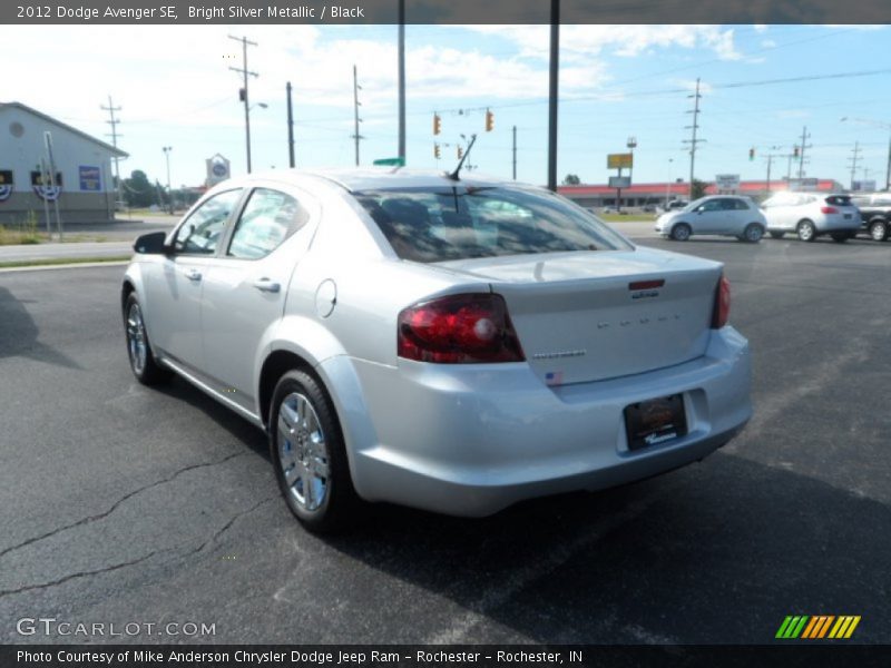 Bright Silver Metallic / Black 2012 Dodge Avenger SE