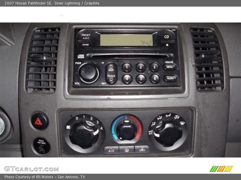 Silver Lightning / Graphite 2007 Nissan Pathfinder SE