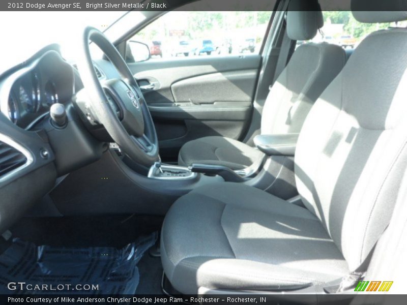 Bright Silver Metallic / Black 2012 Dodge Avenger SE