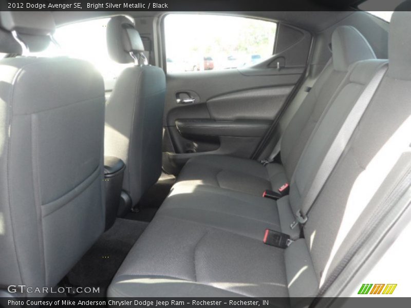Bright Silver Metallic / Black 2012 Dodge Avenger SE