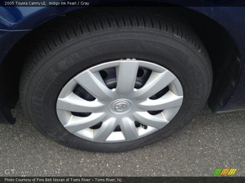 Indigo Ink Pearl / Gray 2005 Toyota Camry LE
