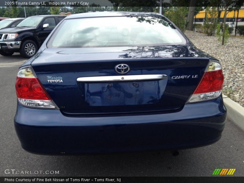 Indigo Ink Pearl / Gray 2005 Toyota Camry LE