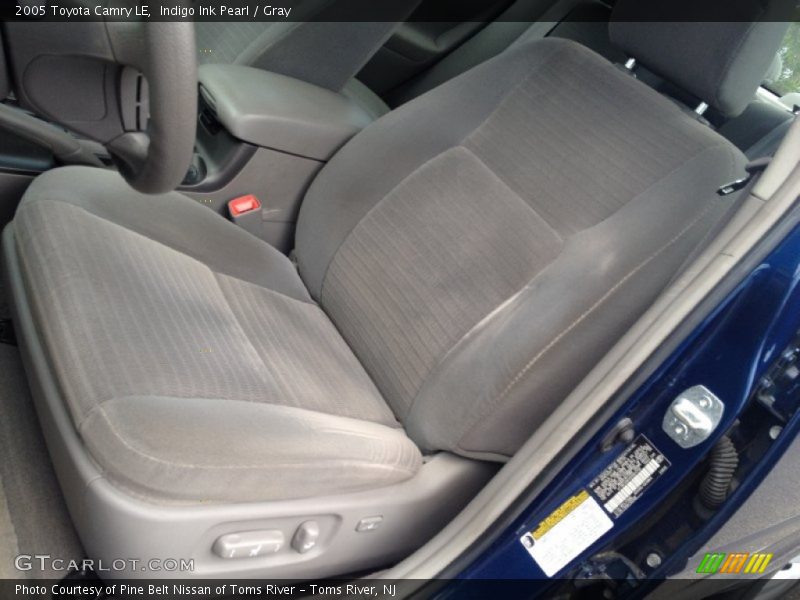 Indigo Ink Pearl / Gray 2005 Toyota Camry LE