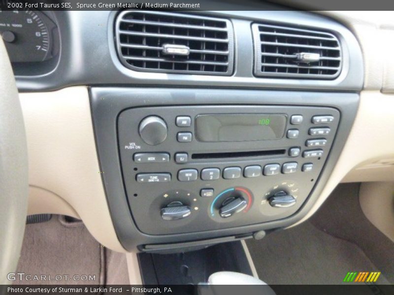 Spruce Green Metallic / Medium Parchment 2002 Ford Taurus SES