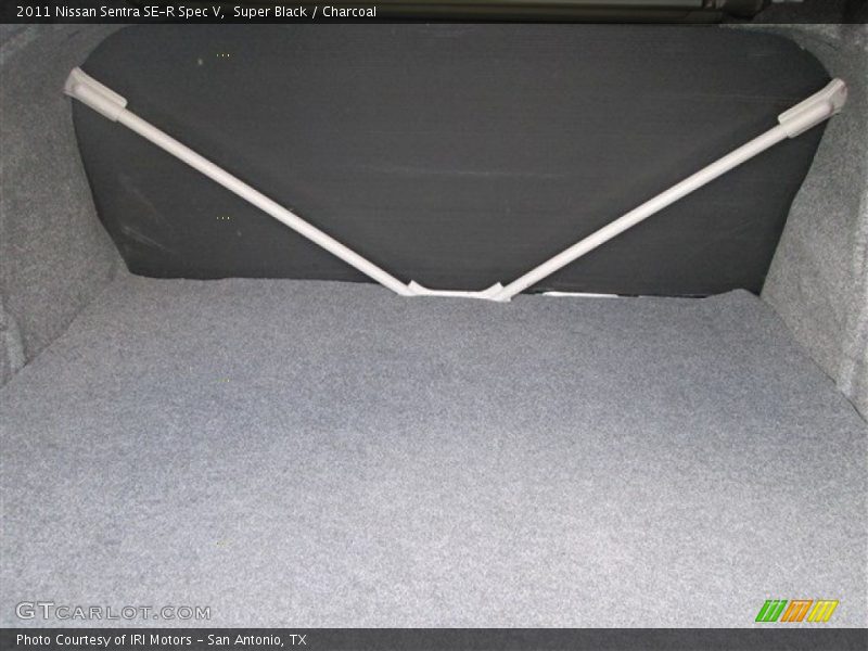 Super Black / Charcoal 2011 Nissan Sentra SE-R Spec V