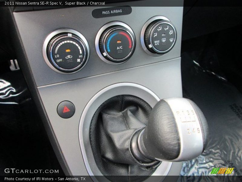  2011 Sentra SE-R Spec V 6 Speed Manual Shifter