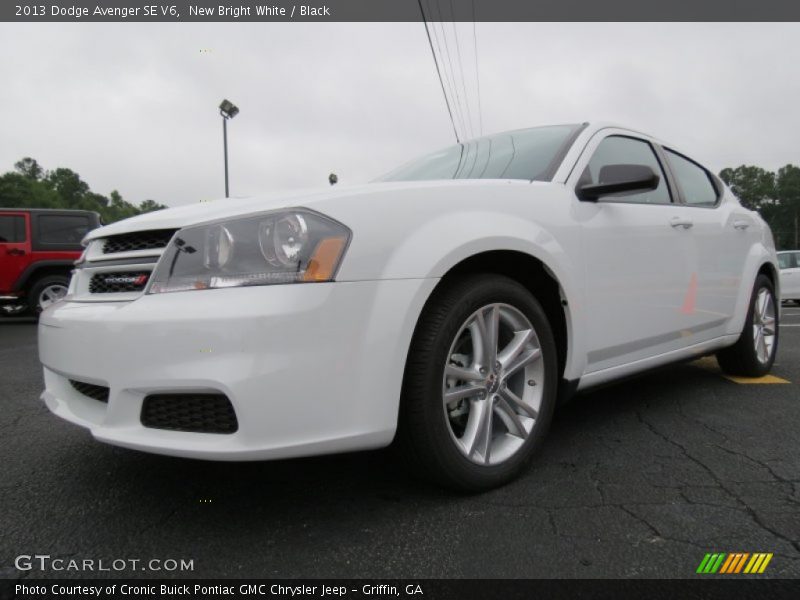 New Bright White / Black 2013 Dodge Avenger SE V6