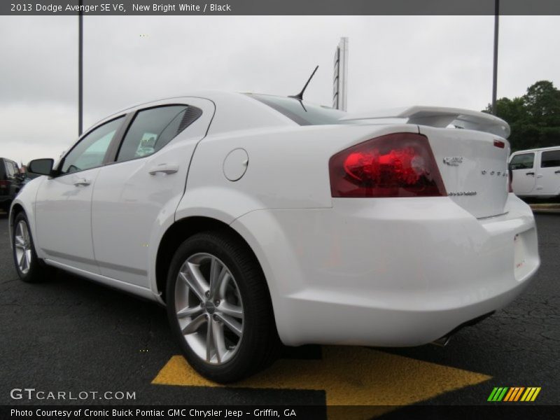 New Bright White / Black 2013 Dodge Avenger SE V6