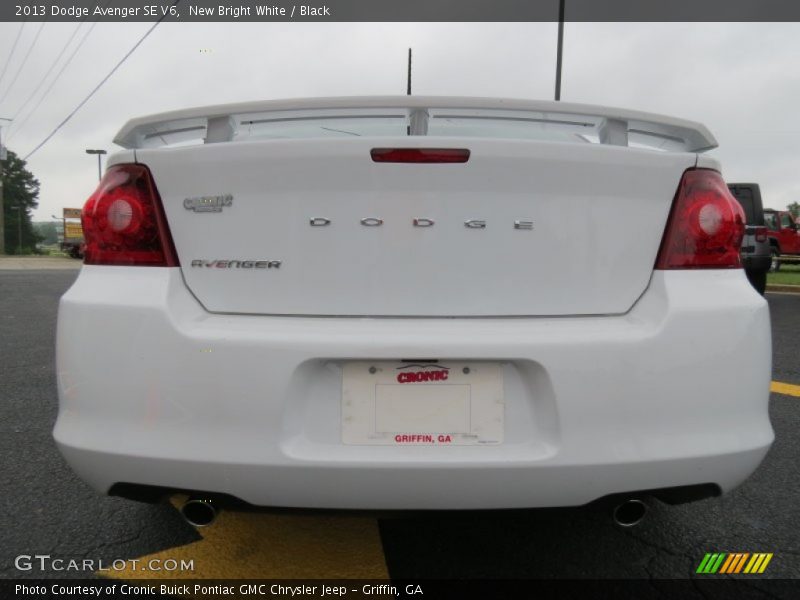 New Bright White / Black 2013 Dodge Avenger SE V6