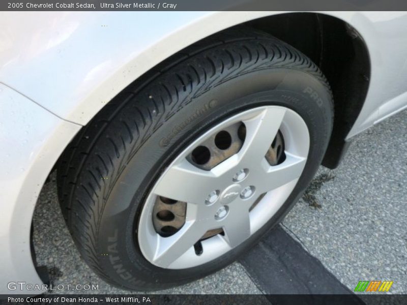 Ultra Silver Metallic / Gray 2005 Chevrolet Cobalt Sedan