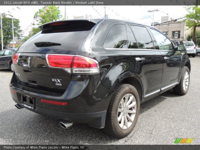 Tuxedo Black Metallic / Medium Light Stone 2011 Lincoln MKX AWD