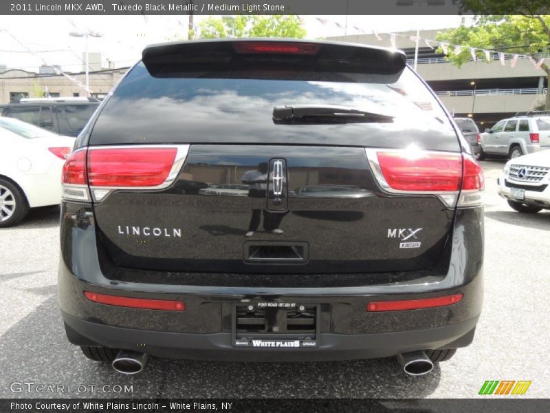 Tuxedo Black Metallic / Medium Light Stone 2011 Lincoln MKX AWD