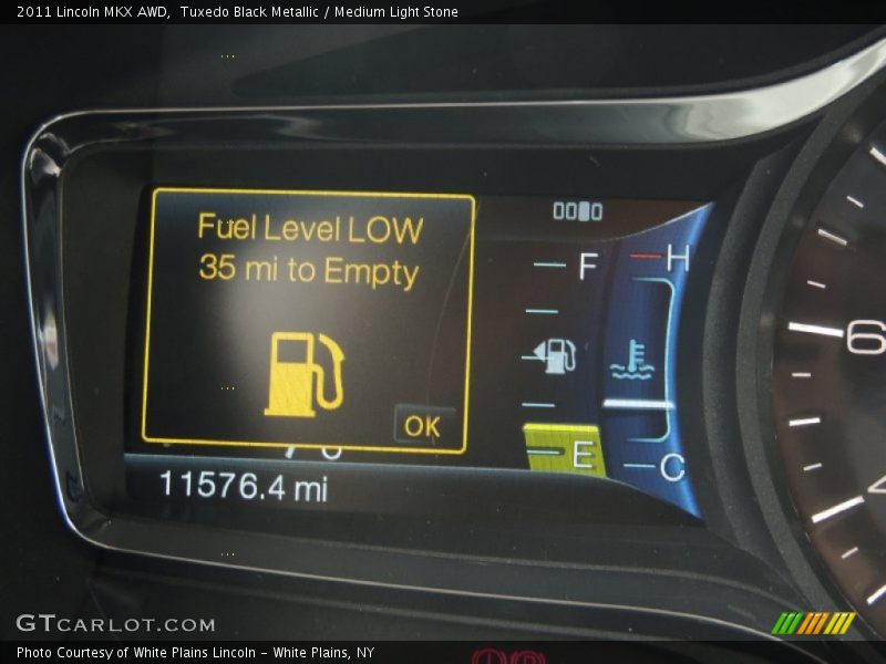 Tuxedo Black Metallic / Medium Light Stone 2011 Lincoln MKX AWD
