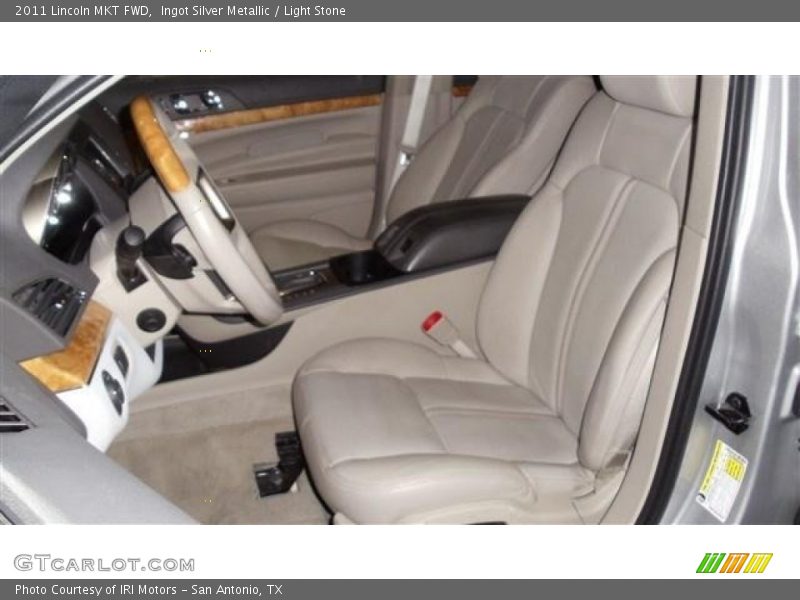 Ingot Silver Metallic / Light Stone 2011 Lincoln MKT FWD