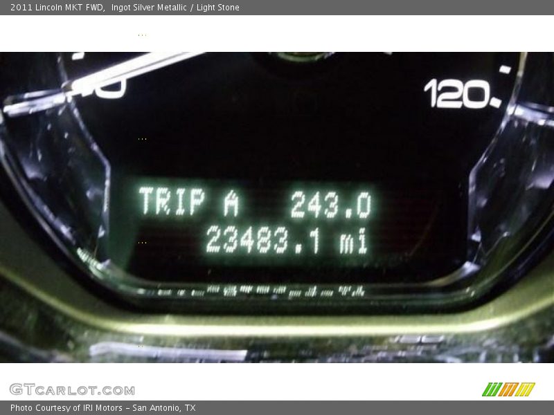 Ingot Silver Metallic / Light Stone 2011 Lincoln MKT FWD