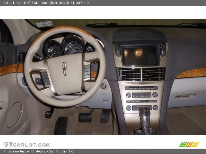 Ingot Silver Metallic / Light Stone 2011 Lincoln MKT FWD