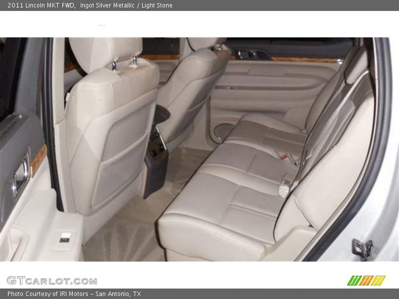 Ingot Silver Metallic / Light Stone 2011 Lincoln MKT FWD