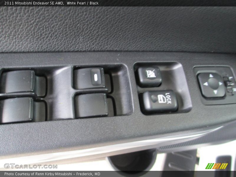 White Pearl / Black 2011 Mitsubishi Endeavor SE AWD