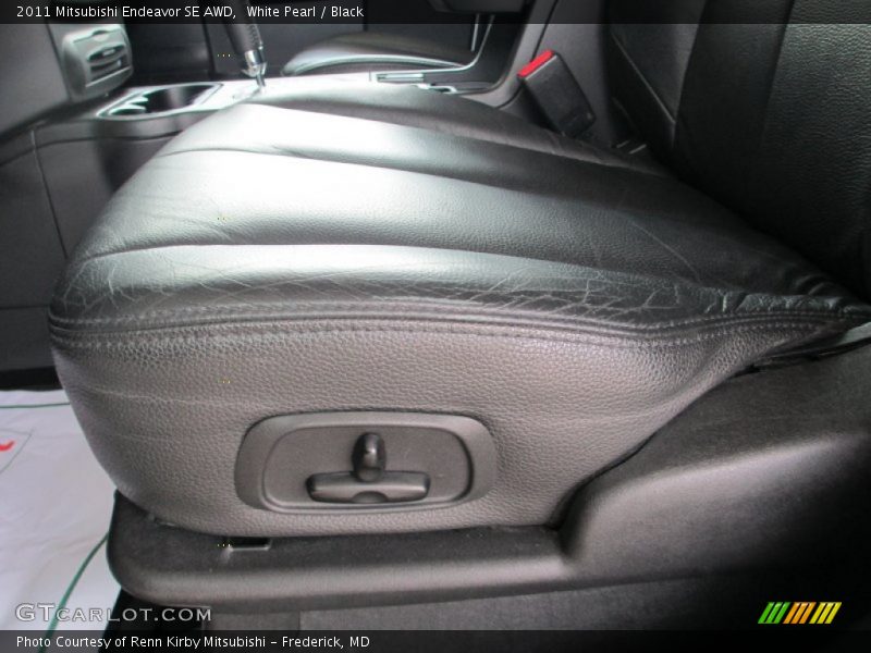 White Pearl / Black 2011 Mitsubishi Endeavor SE AWD