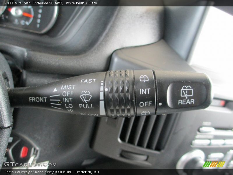 White Pearl / Black 2011 Mitsubishi Endeavor SE AWD