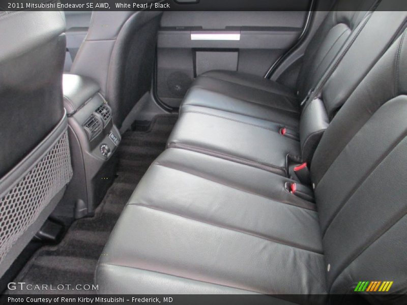 White Pearl / Black 2011 Mitsubishi Endeavor SE AWD