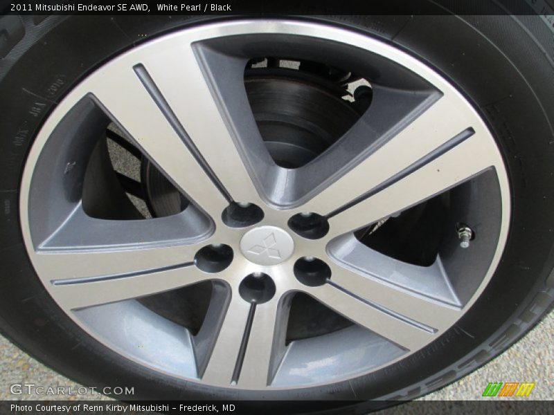 White Pearl / Black 2011 Mitsubishi Endeavor SE AWD