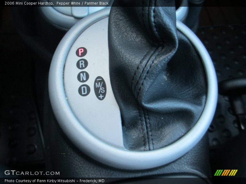 Pepper White / Panther Black 2006 Mini Cooper Hardtop