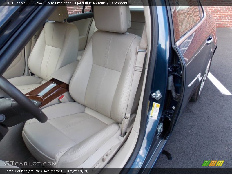 Front Seat of 2011 9-5 Turbo4 Premium Sedan