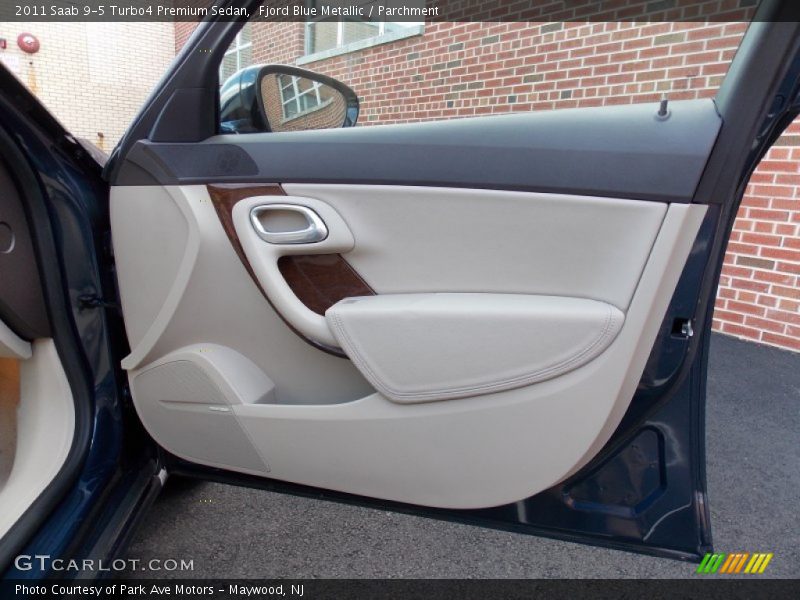 Door Panel of 2011 9-5 Turbo4 Premium Sedan