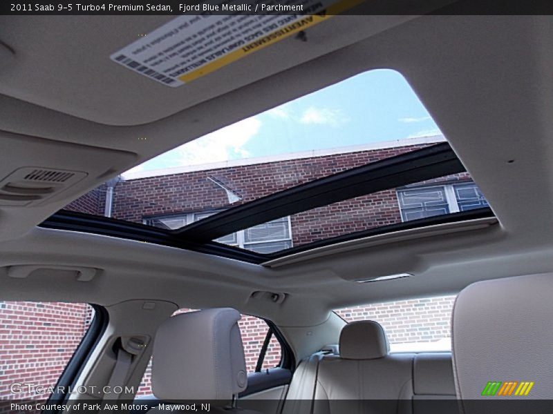 Sunroof of 2011 9-5 Turbo4 Premium Sedan