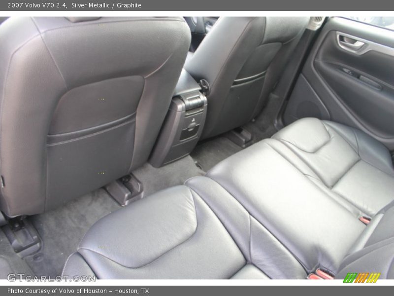 Silver Metallic / Graphite 2007 Volvo V70 2.4