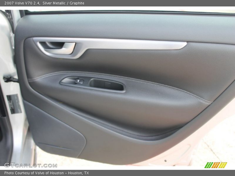 Silver Metallic / Graphite 2007 Volvo V70 2.4