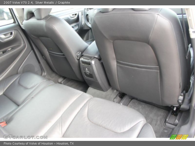 Silver Metallic / Graphite 2007 Volvo V70 2.4