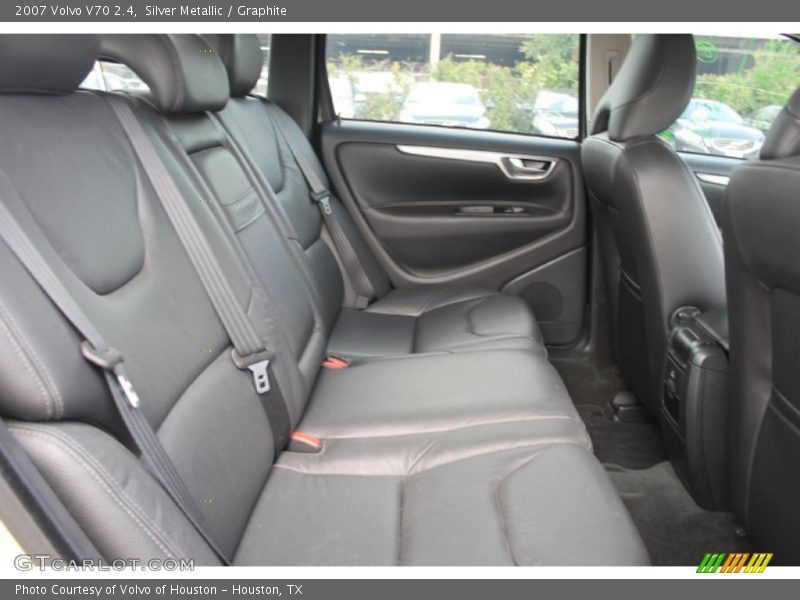 Silver Metallic / Graphite 2007 Volvo V70 2.4