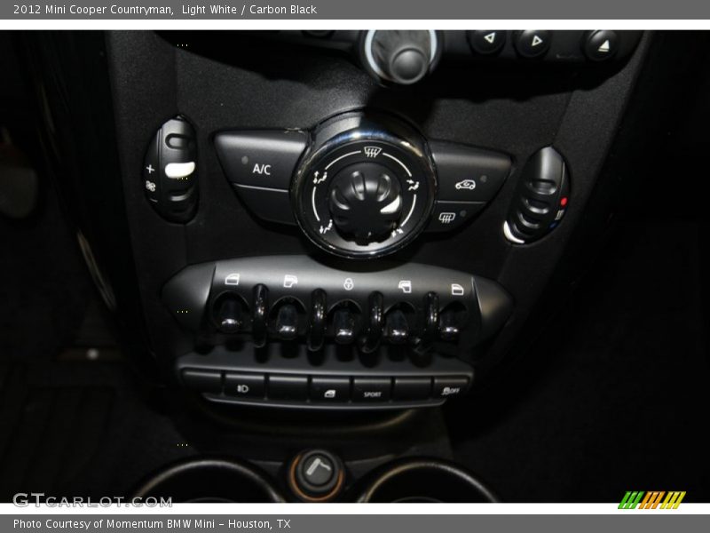 Light White / Carbon Black 2012 Mini Cooper Countryman