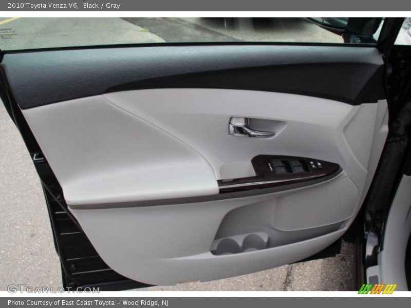 Black / Gray 2010 Toyota Venza V6