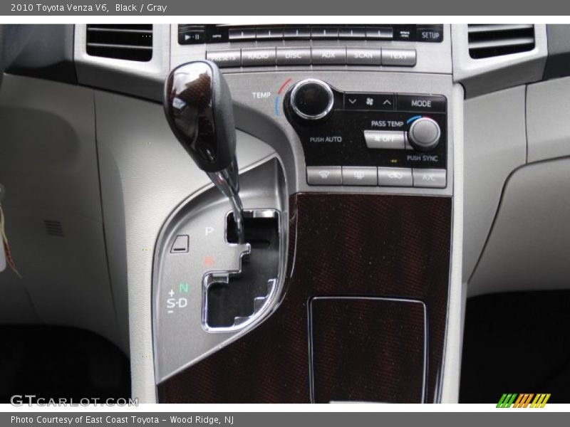 Black / Gray 2010 Toyota Venza V6