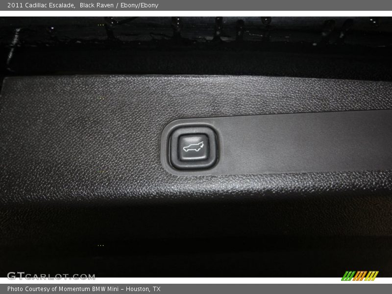 Black Raven / Ebony/Ebony 2011 Cadillac Escalade
