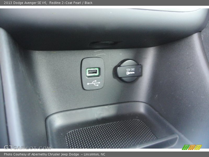 Redline 2-Coat Pearl / Black 2013 Dodge Avenger SE V6