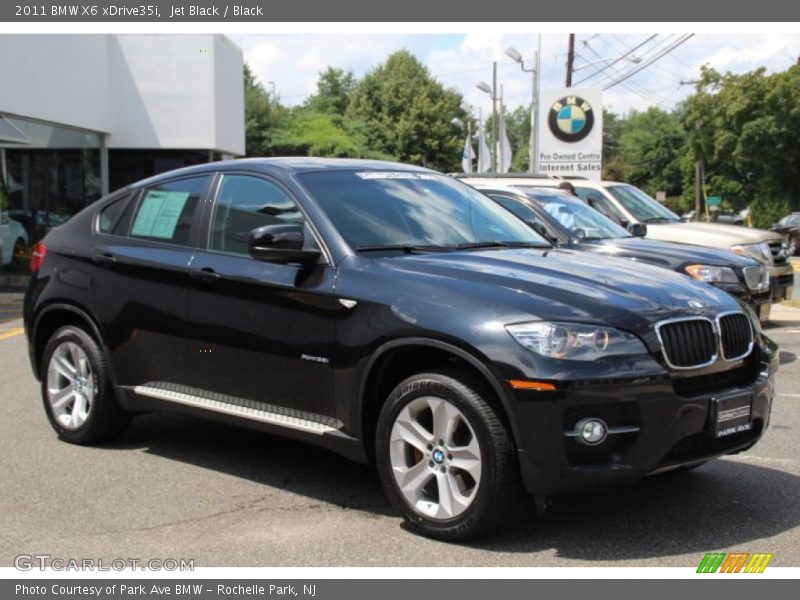 Front 3/4 View of 2011 X6 xDrive35i