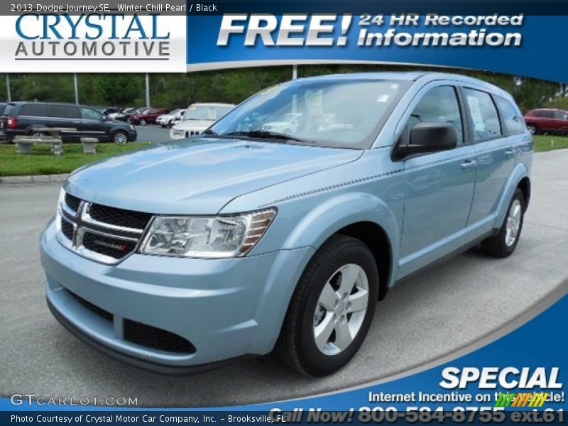 Winter Chill Pearl / Black 2013 Dodge Journey SE