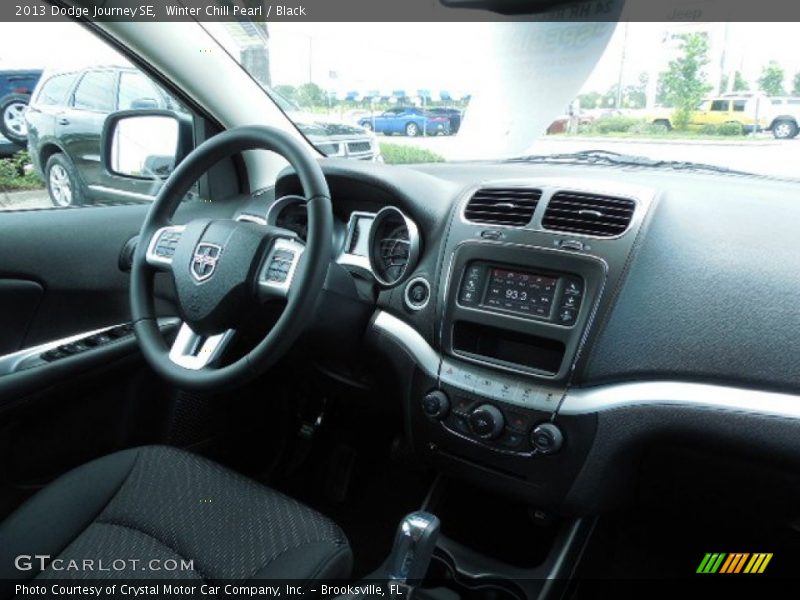 Winter Chill Pearl / Black 2013 Dodge Journey SE
