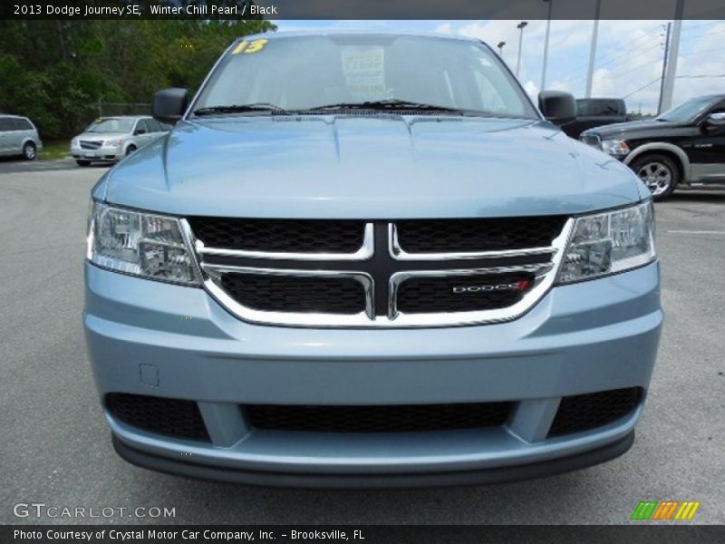 Winter Chill Pearl / Black 2013 Dodge Journey SE