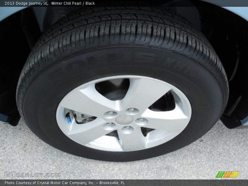 Winter Chill Pearl / Black 2013 Dodge Journey SE