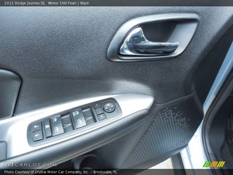 Winter Chill Pearl / Black 2013 Dodge Journey SE