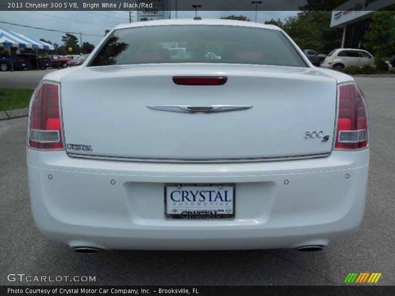Bright White / Black/Red 2013 Chrysler 300 S V8